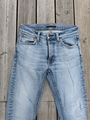 Nudie jeans - Nudie jeans - Modell:  lean dean - Storlek: W27/L30  - skick: 8/10 - Nypris runt 2000kr