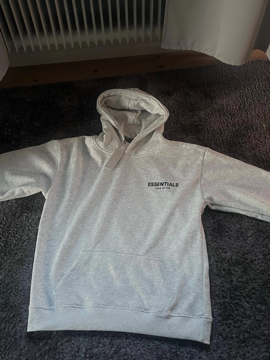 Grå Essentials Fear of God hoodie