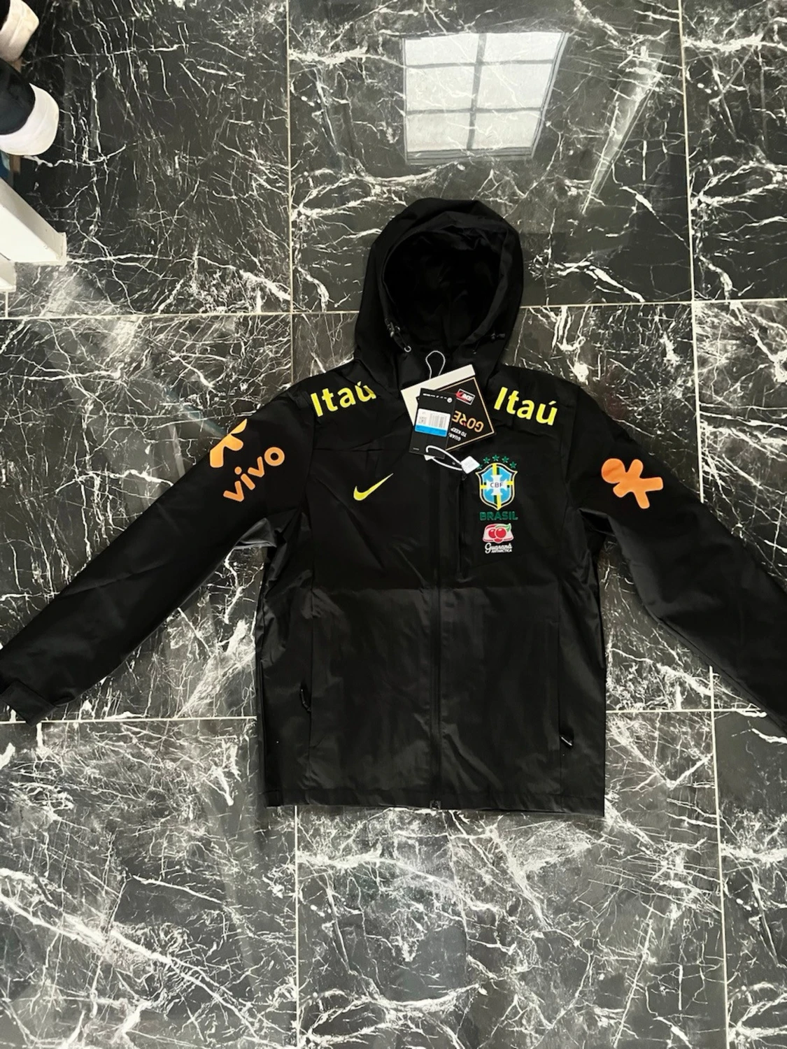 Svart Brasil Nike vindjacka med luva - 1