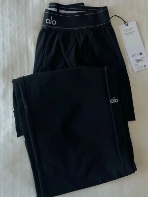 ALO  - Alo byxa | Storlek M