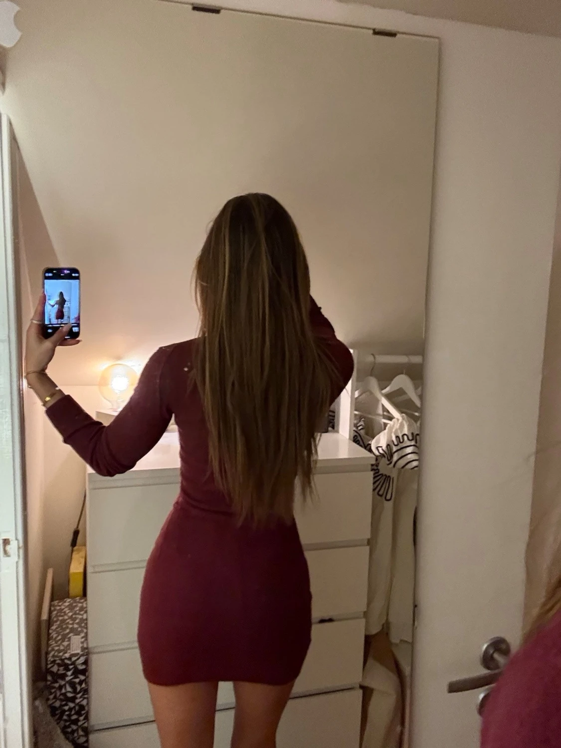 Vinröd ribbad kortklänning - 1