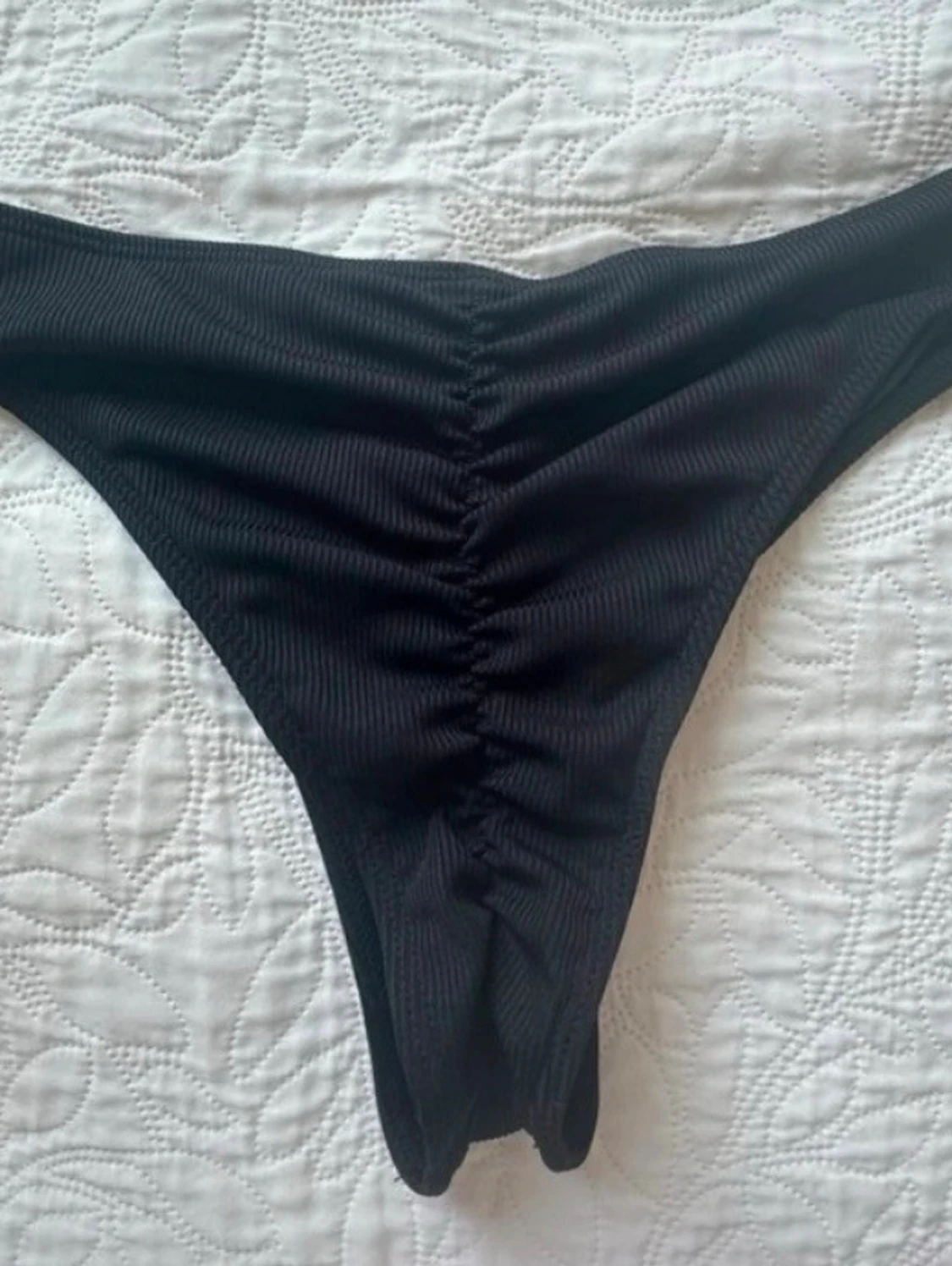 Svart bikini med unik topp som ny - 3