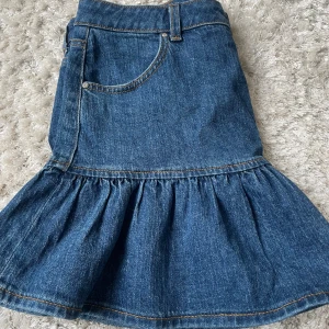 Jeans volangkjol - Supersnygg blå volangkjol, från bikbok💙