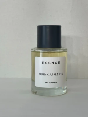 ESSNCE  Apple Pie  - ESSNCE Drunk Apple  se bilder för noter. 50ml flaska 