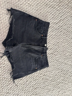 Svarta jeansshorts  - Superfina jeansshorts!