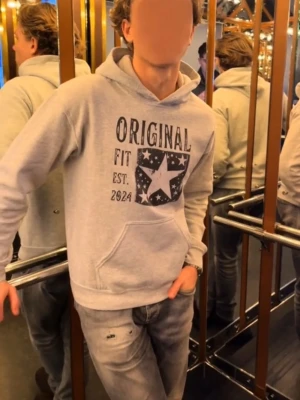 Grå Original Hoodie - Säljer totalt 5st gråa original hoodies. 2st Small 3st Medium 1st Extra Large