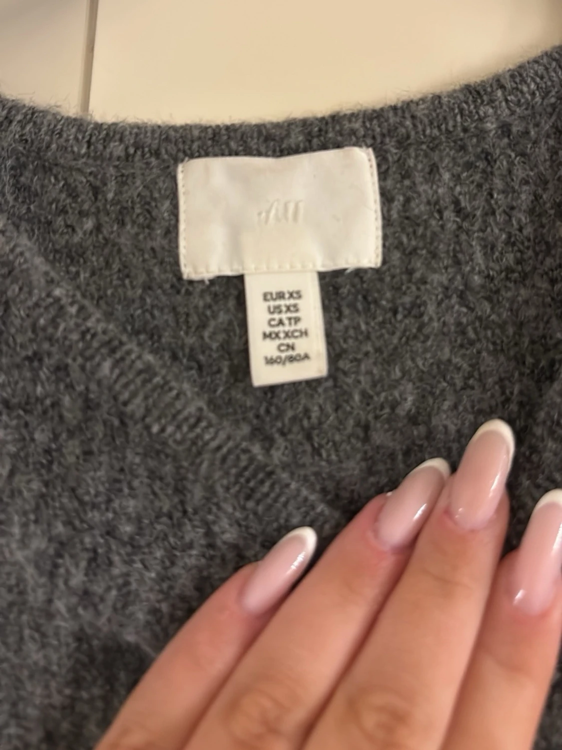Grå stickad topp från H&M - 1