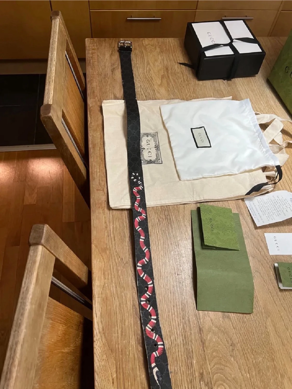 Gucci bälte med orm