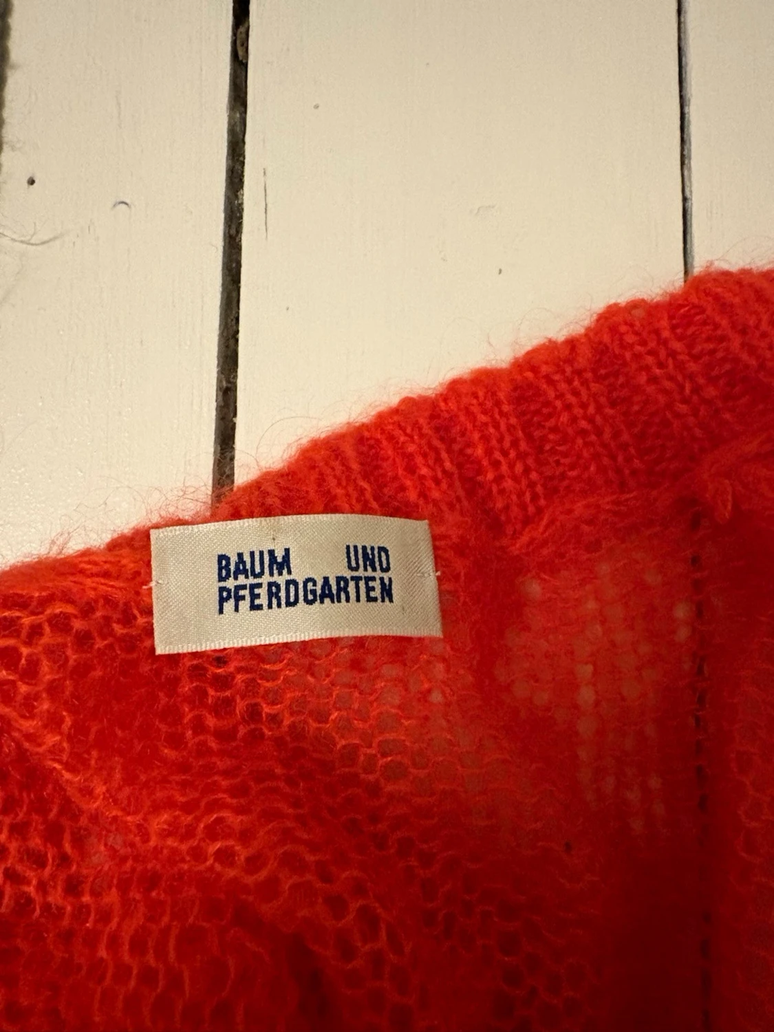 Röd mohairkofta från Baum und Pferdgarten - 1