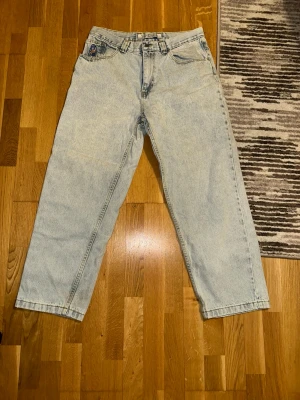 Ljusblå Baggy Big Boy Jeans - Snygga baggy jeans, använd fåtal gånger  