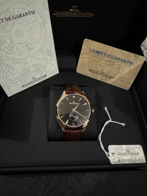 Jaege LeCoultre Master Ultra Thin Black - Brand new with whole sets. Automatic movement with genuine leather band. High quality. Dial size 40mm. Fast shipping. 📦