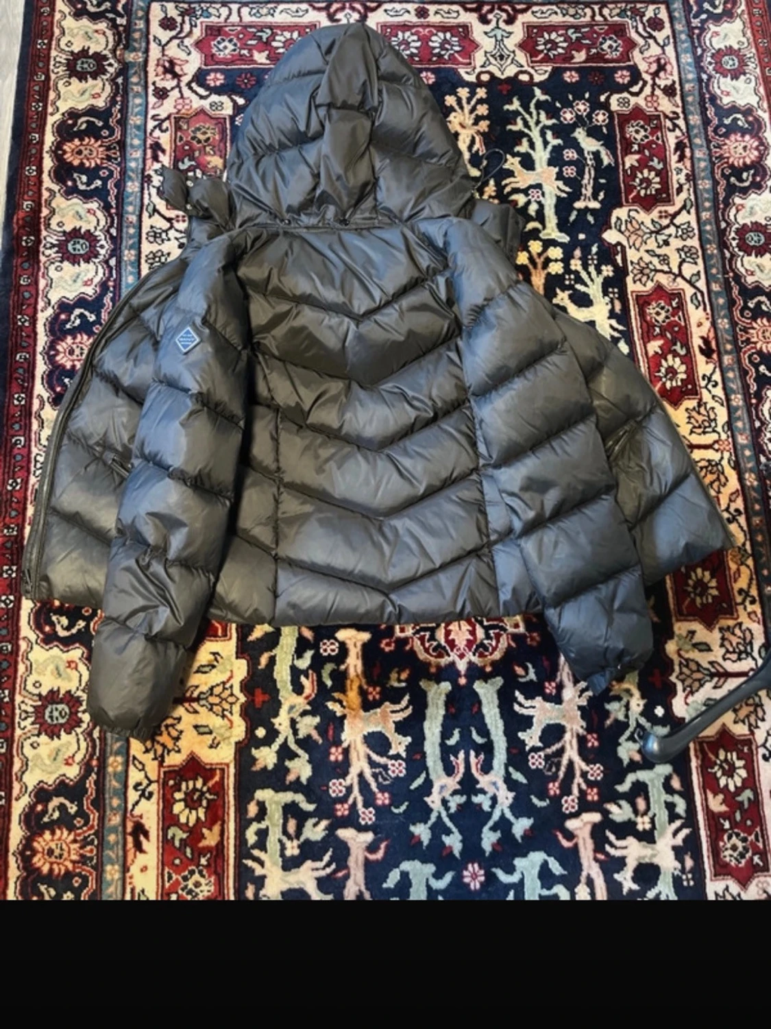 Svart pufferjacka med huva - 2