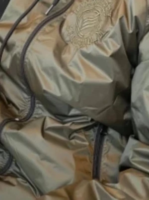 Letar efter: Bajen-jacka i militärgrön - Läs annonsen noga så ni inte tror jag säljer en Bajen jacka, jag letar efter: Bajen-jacka i militärgrön Hej! Jag är ute efter en Bajen-jacka i militärgrön färg. storlek M/L Om någon säljer en sådan, eller vet var man kan få tag på en, hör gärna av dig! Tack på förhand! 🙏💚