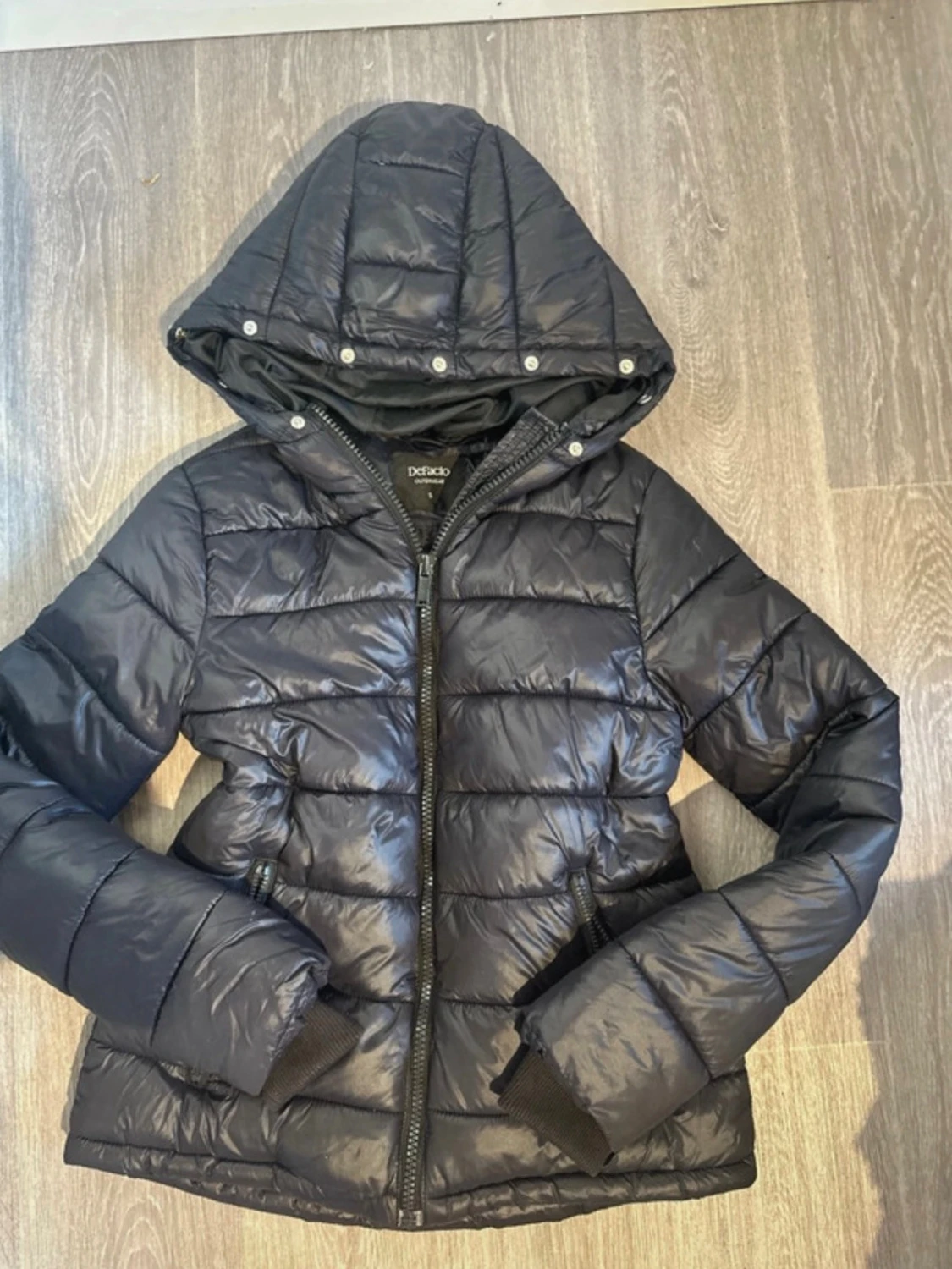 Svart pufferjacka från DeFacto - 3
