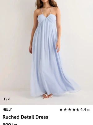 Ljusblå maxiklänning från Nelly - SÖKER DENNA KLÄNNING!!!