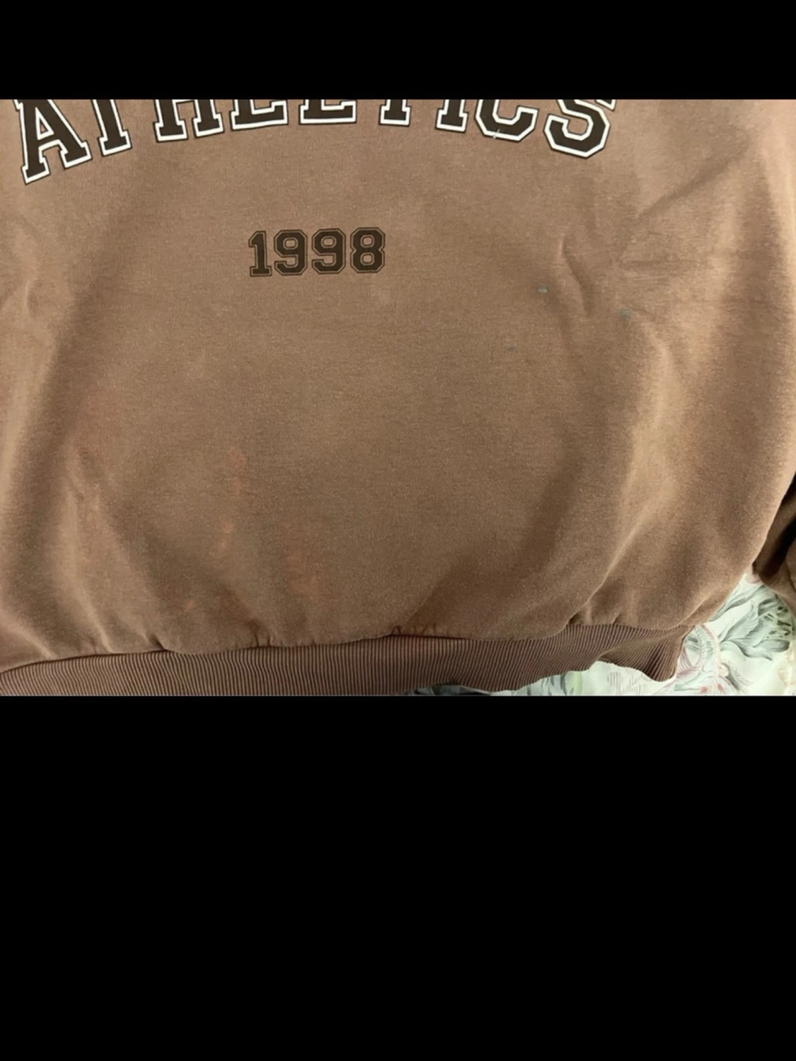 Brun sweatshirt med tryck 'ATHLETICS 1998' - 1