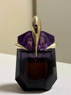 Mugler Alien - Ungefär 20 ml kvar av 30 ml.