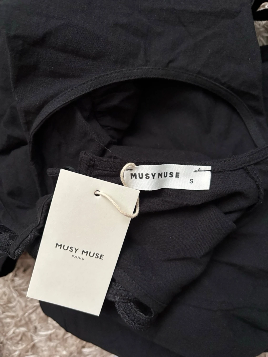 Svart klänning, prislapp kvar! - 1