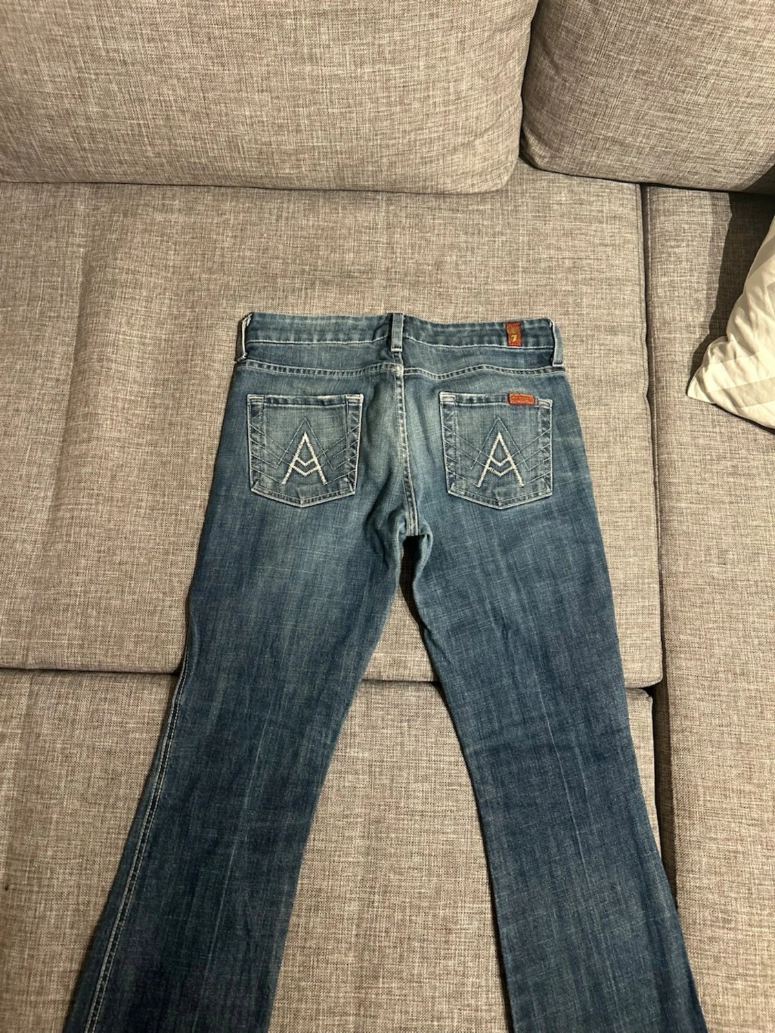 Blå bootcut jeans från 7 For All Mankind