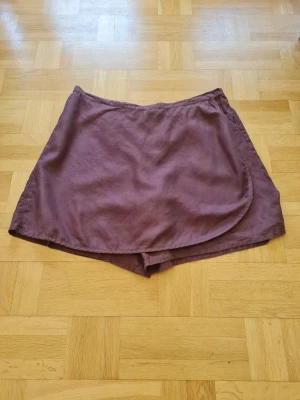 Omlott skorts kjol i linne från La Redoute strl 58 - Tillverkad i 100% linne. Storlek 58. La Redoute kollektion Taillissime.