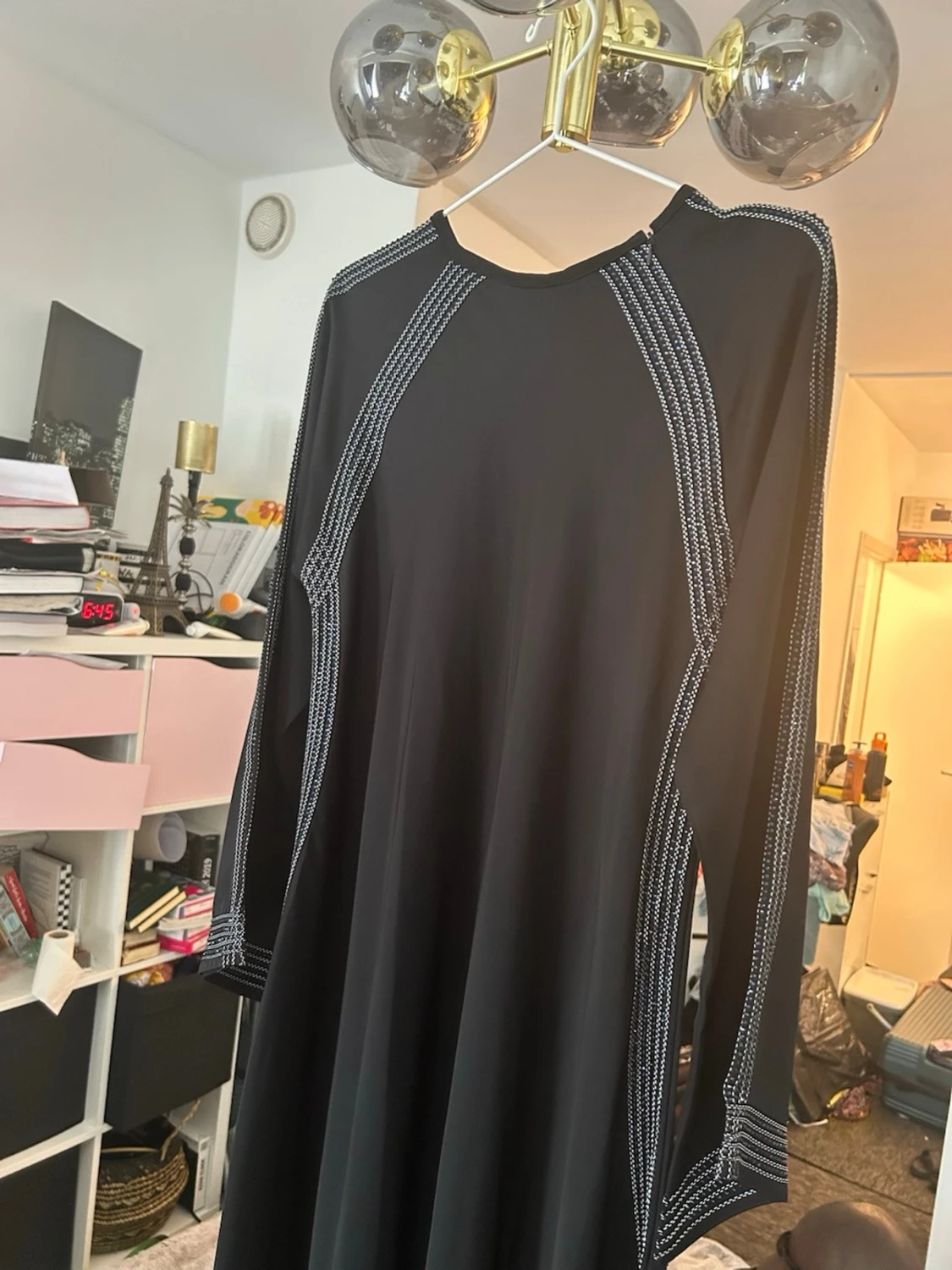 Marinblå långklänning med broderi - 3