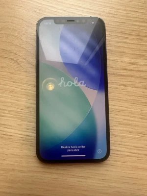 iPhone 12 Pro - Hejsan, säljer nu en iPhone 12 Pro Den har 76 i batteri hälsa men annars är den hel och fin och funkar som den ska den har minne 128 gb du får med dig ett skal till den med skriv om du har frågor eller någon fundering😄det är inget fel utöver batteriet 