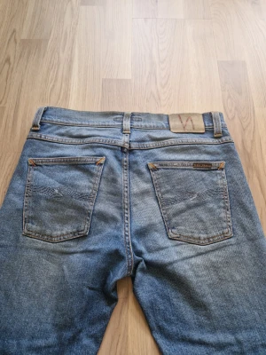 Nudie Jeans - W : 29  L : 32.  Modell : Lean dean