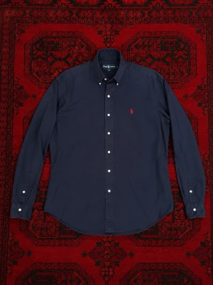 Mörkblå skjorta från Ralph Lauren - Jätte snygg ralph lauren skjorta i marinblåa efterfrågade färgen | längd : 65 cm | Bredd : 47 cm | skick 8/10 utan defekter! | står storlek XXL men är i barn storlek så motsvarar S herr EU |  pris går att diskuteras vid bundle köp / snabbaffär! 🤝