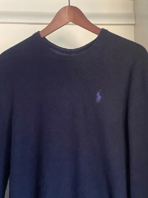 Polo Ralph Lauren tröja  - Nyskick, inga defekter. Självklart äkta. Storlek S, passar M. Kan gå ner i pris vid snabb affär!💯