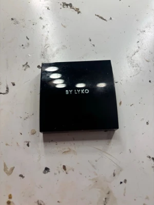 BY LYKO blush  - Säljer en helt ny blush från Lykos egna märke i färg HEY ROSÉ, finns inte på hemsidan längre, ny typ 150kr mitt pris 80kr, pris kan såklart diskuteras🥰