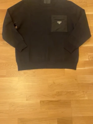 Svart stickad tröja  - Skön svart stickad tröja helt ny 