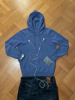 Merino tröja - Säljer en merino ull stickad tröja i fint skick storlek s passar allt från 165-175 skriv vid frågor eller funderingar Pris kan diskuteras