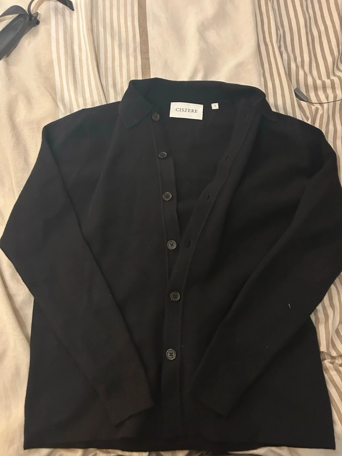 Svart cardigan från Ciszere - 2