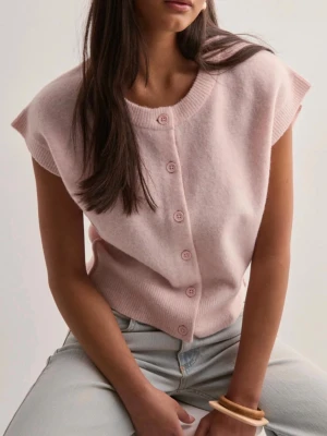 Kofta - Söt ljusrosa kortärmad kofta från Nelly i storlek S. Helt oanvänd och prislapp sitter kvar🤗