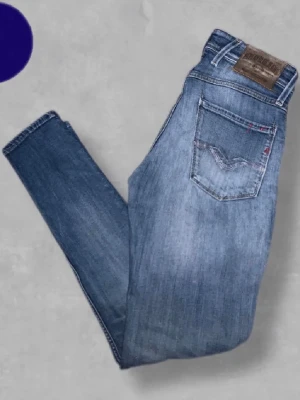 Replay jeans  - Säljer nu dessa replay jeans | Storlek 28/32 | Skick 9/10 | Pris inte hugget i sten | Skriv vid funderingar // Mvh 