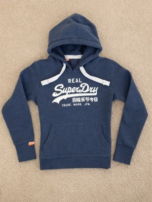 Superdry Hoodie - Superdry Hoodie - Storlek: M men sitter som en S - Pris: 649kr!