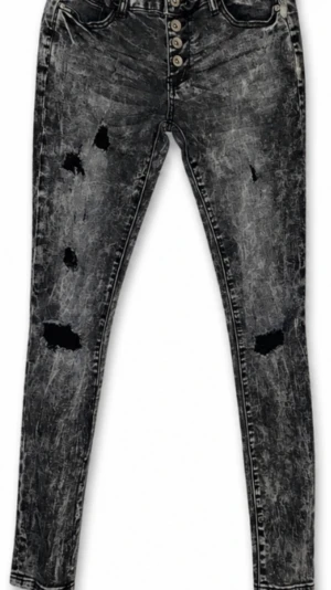Svarta skinny jeans med stretch | Storlek S - 💕 30% bundlerabatt vid köp av minst två artiklar  🌸Svarta skinny jeans med stretch            ✔️Märke: FB sister / New Yorker                            📏Storlek S  ⭐️Fint använt skick. Hela och rena utan fläckar eller andra synliga brister.