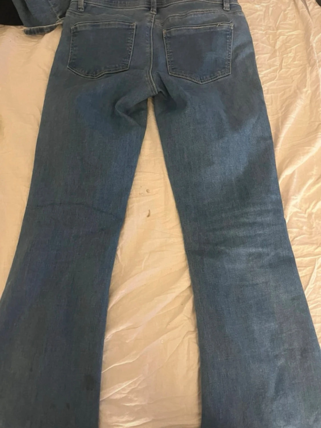 Blå bootcut jeans med hög midja - 2