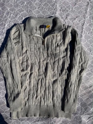 Ralph Lauren gray polo knit sweater - Never used, in amazing condition. Ask DM for more questions and follow insta to join our giveaways!