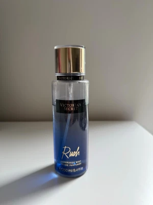 Victoria’s Secret Rush  - Mist. Se bilder. 