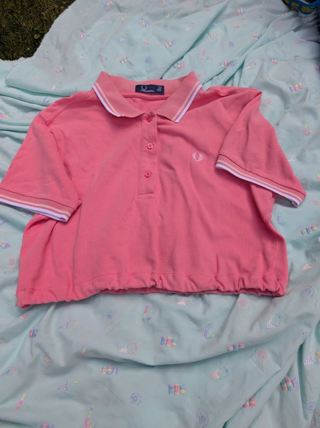 Rosa croppad pikétröja Fred Perry