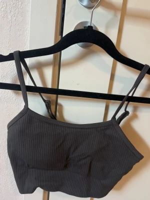 Sport bh från Aim’n  - Sport bh från Aim’n. Endast använt 2 gånger pågrund av för liten storlek. 