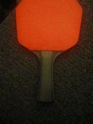 Truls pingisracket. - Hej jag säljer ett truls pingisracket som är 3 stjärnigt. Den kostade 699kr och är it jättemycket använd.