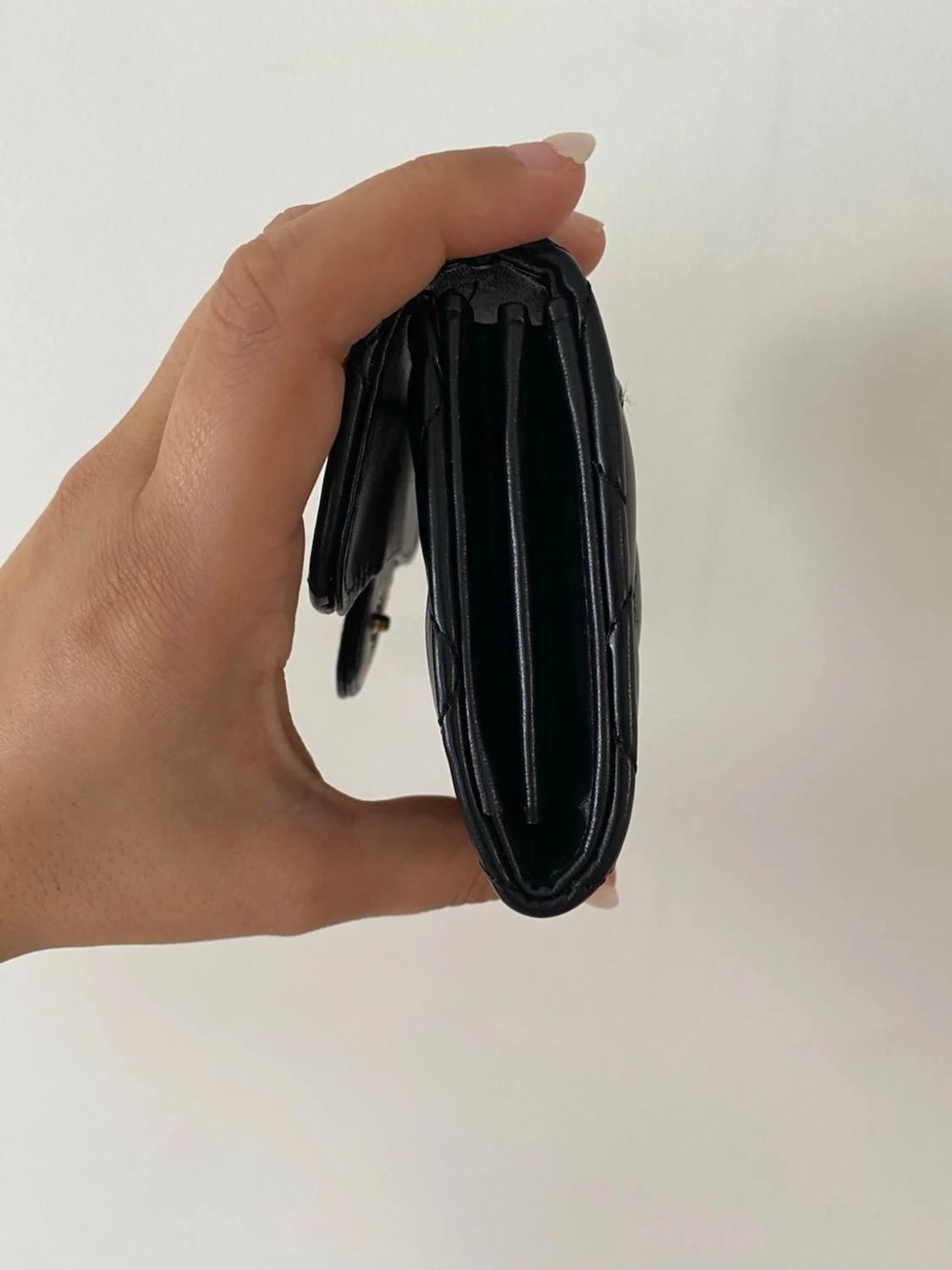 Svart quiltad plånbok i skinnimitation helt ny - 3