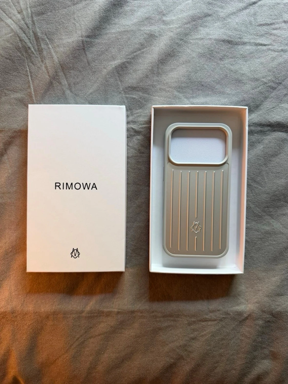 Silver mobilskal från Rimowa - 1