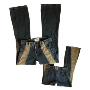 Lowwaist/ lowrise bootcut/ flare jeans, BDG, y2k/ cyber/ alt/ 2000tal/ 00tal/ 2000s/ 00s - Supersnygga beige/blåa lågmidjade utsvängda jeans utan fickor & med dragkedja i fram! Midjemått 75,5cm, Grenhöjd 23cm, Innerbenslängd 80cm, Benvidd (längst ner) 26cm rakt över