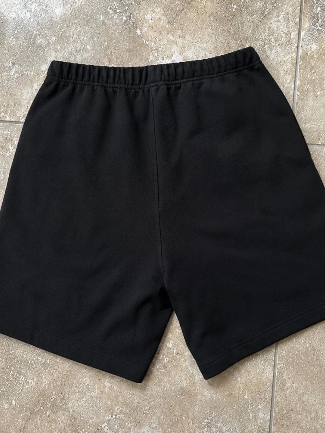 Svarta Essentials shorts med snörning - 1