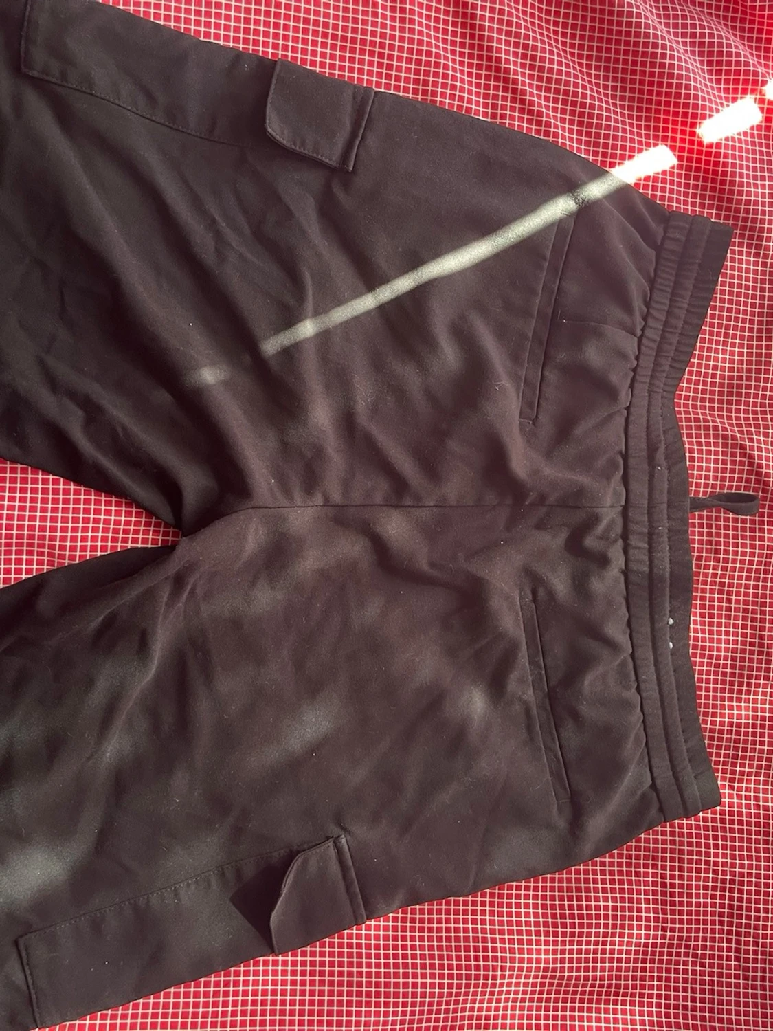 Svarta cargo shorts med snörning - 1