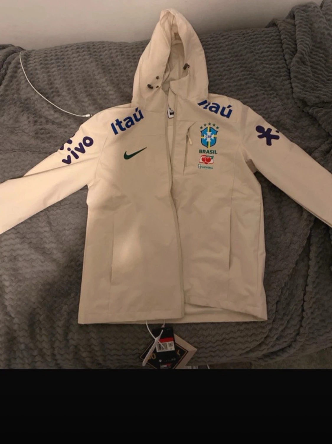 White windbreaker Brazil - 4