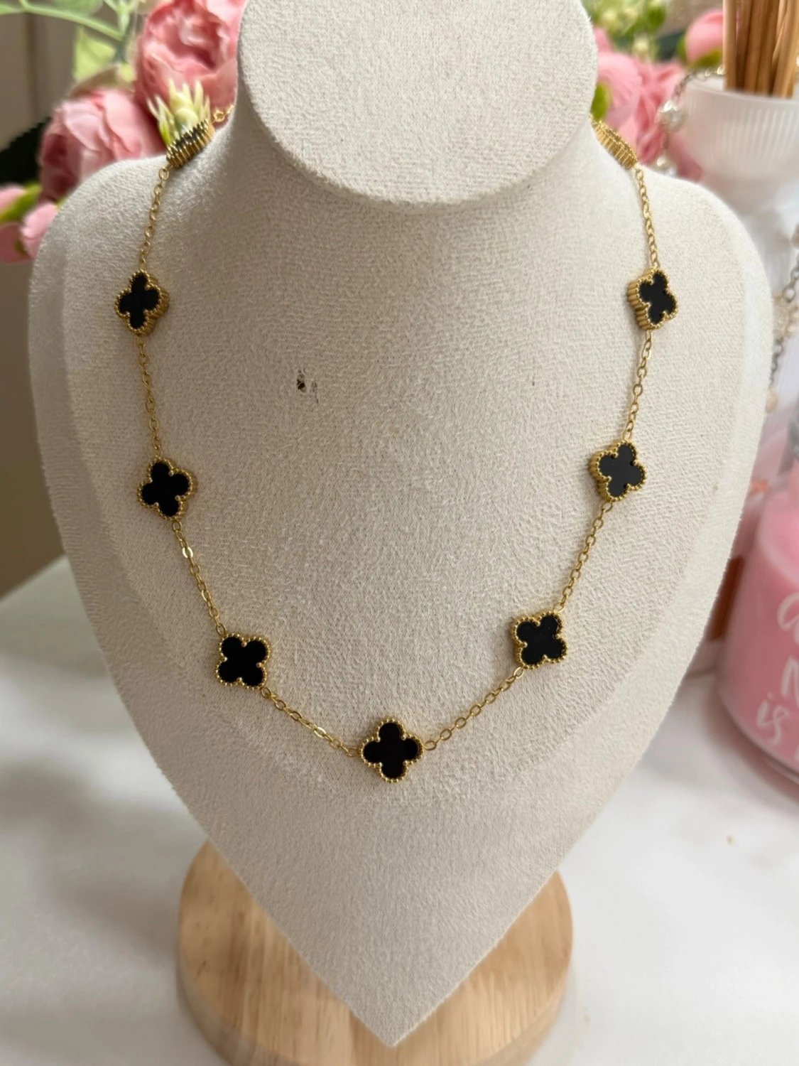 Halsband i rostfritt stål, pläterat med 18k guld ✨